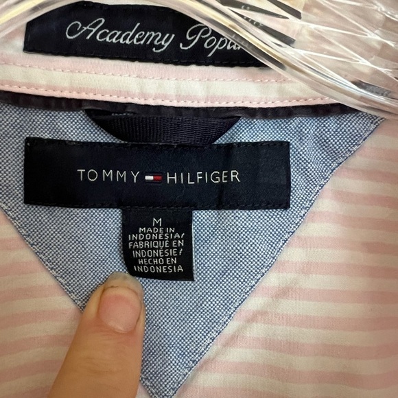 Tommy Hilfiger | Vintage | 90’s | Pink/White Striped | Button Down | Medium - Picture 4 of 7